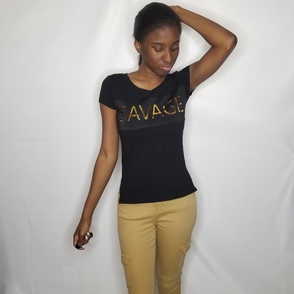 Re/Chic Apparel Tops - Black Short Sleeve Graphic Tee